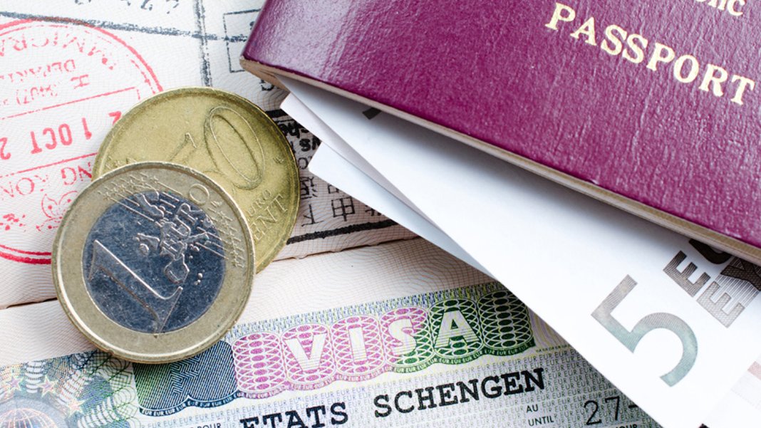 CHP'li Akdoğan'dan vize engeli çıkışı: Uzaya gitmeyi vadeden iktidar, vatandaşını Avrupa'ya gönderemiyor