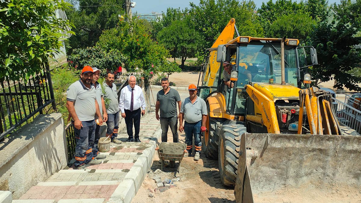 Karabağlar'da kaldırımlar yenileniyor