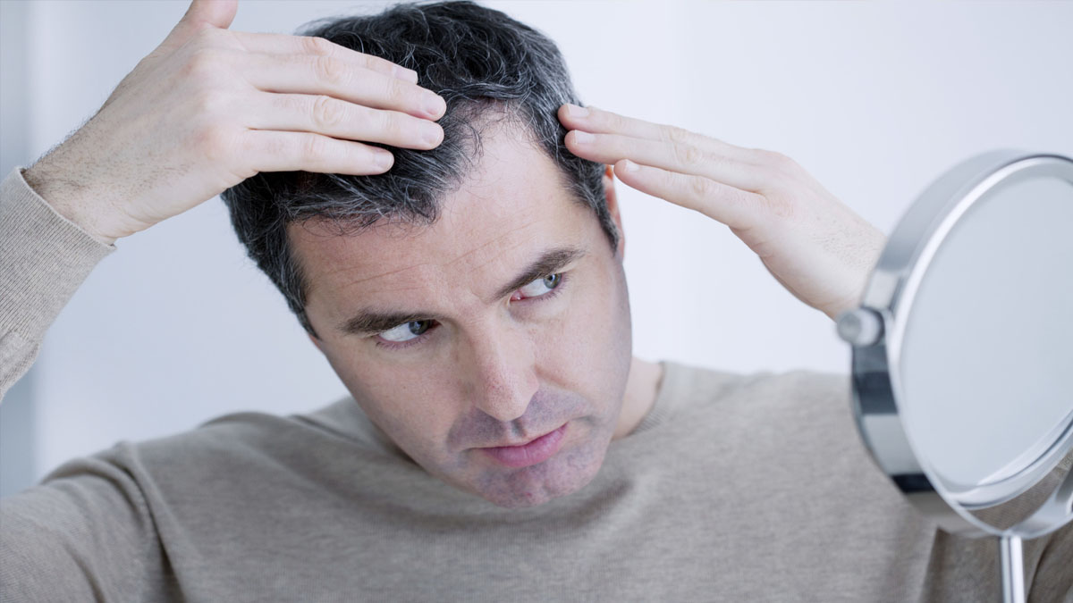 Saçınızdaki beyazlıklar bu formül ile yok oluyor! 1 saatte simsiyah saçlara kavuşun: Doğal yollar ile beyaz saçlara veda edin