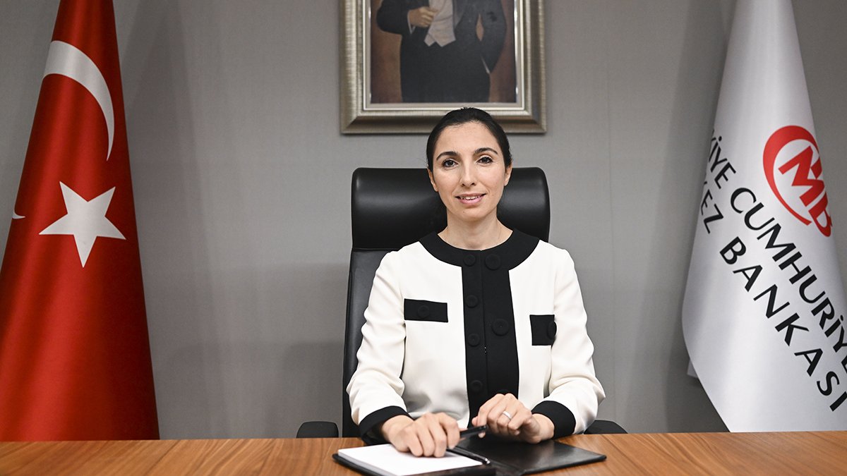 Merkez Bankası Başkanı'ndan bankacılara talimat: Rezervlerden döviz satışına son