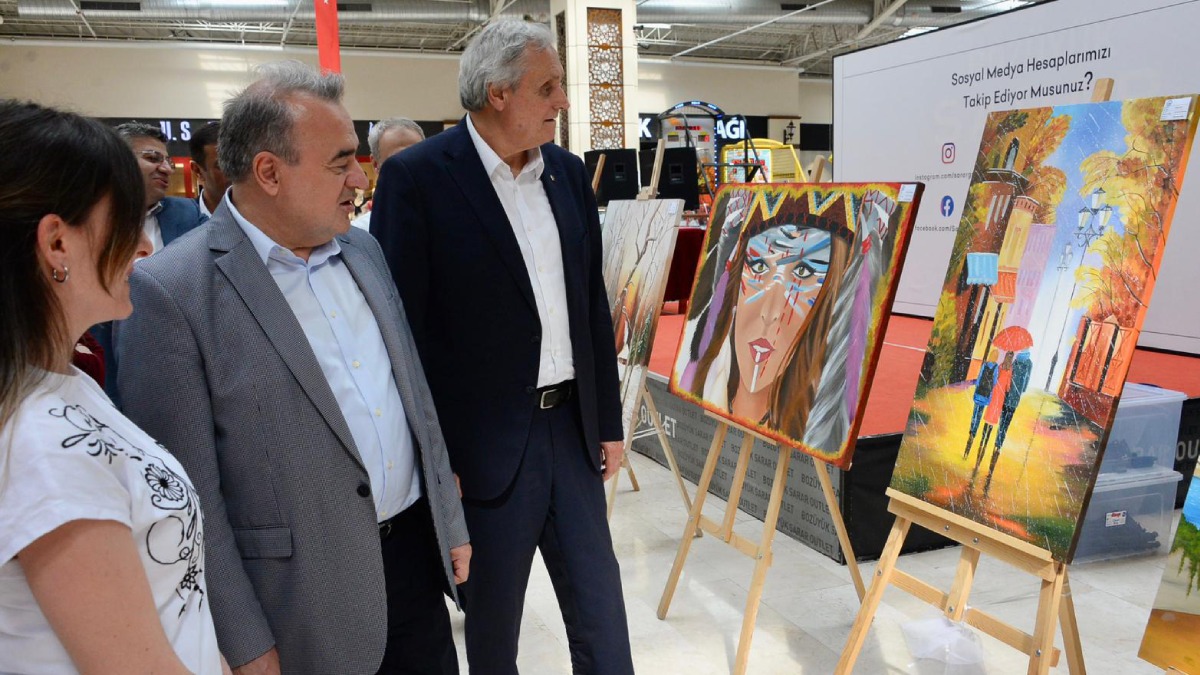 Başkan Bakkalcıoğlu resim sergisi açılışına katıldı