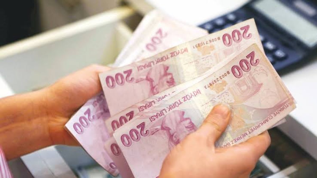 Asgari ücrete dolar zammı! Milyonlarca çalışan havaya uçtu: Görülmemiş zam
