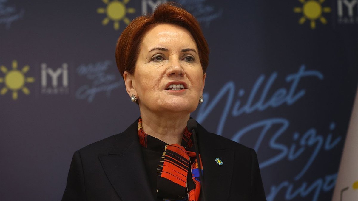 Akşener partisinin belediye başkanlarıyla görüştü