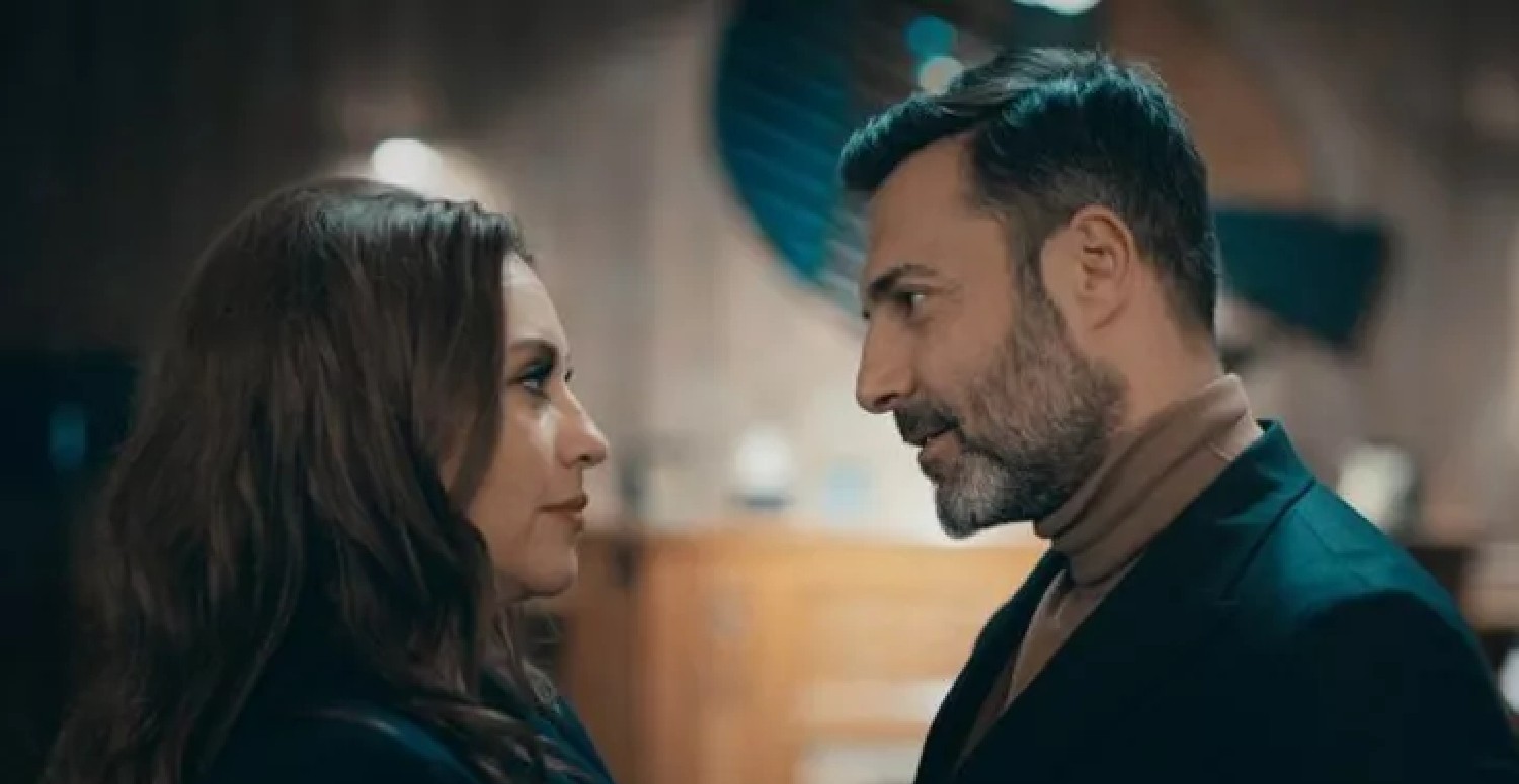 Kızılcık Şerbeti'nin sezon finalinde o sahne gündem oldu! Çekim hatası izleyicilerin gözünden kaçmadı!