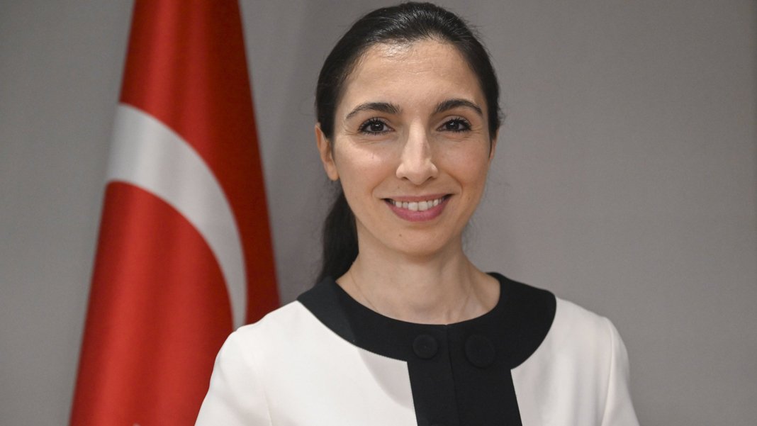 Merkez Bankası Başkanı ilk görevden almaya imza attı