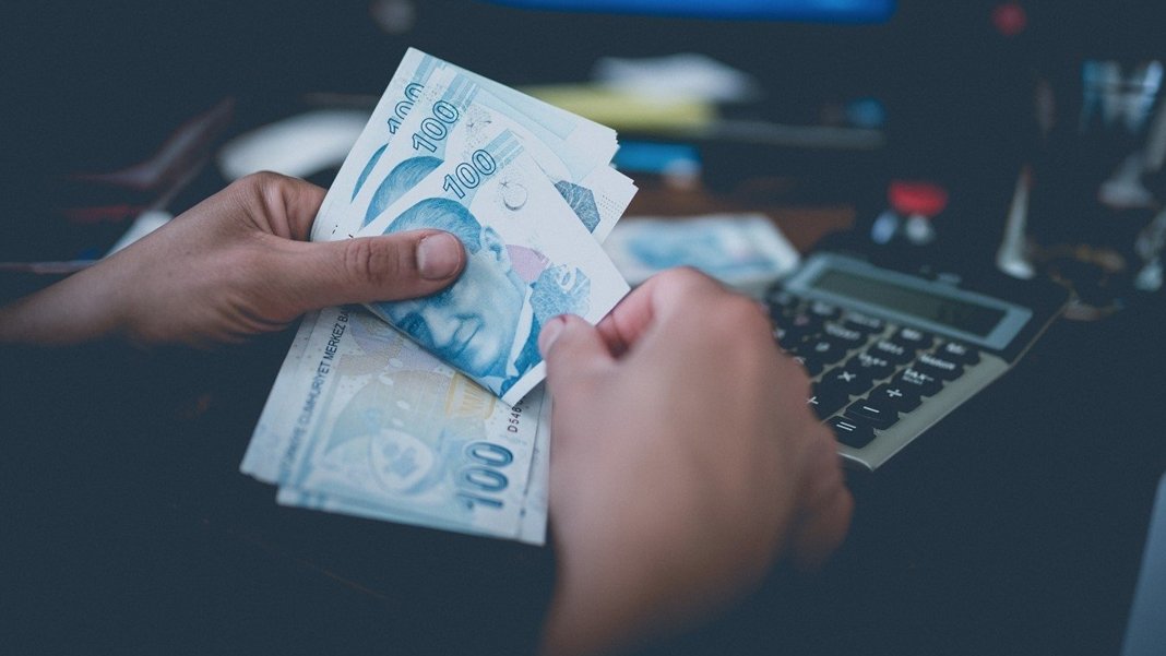 Asgari ücrette işaret edilen rakam: 12 bin lira sınırına denk geliyor