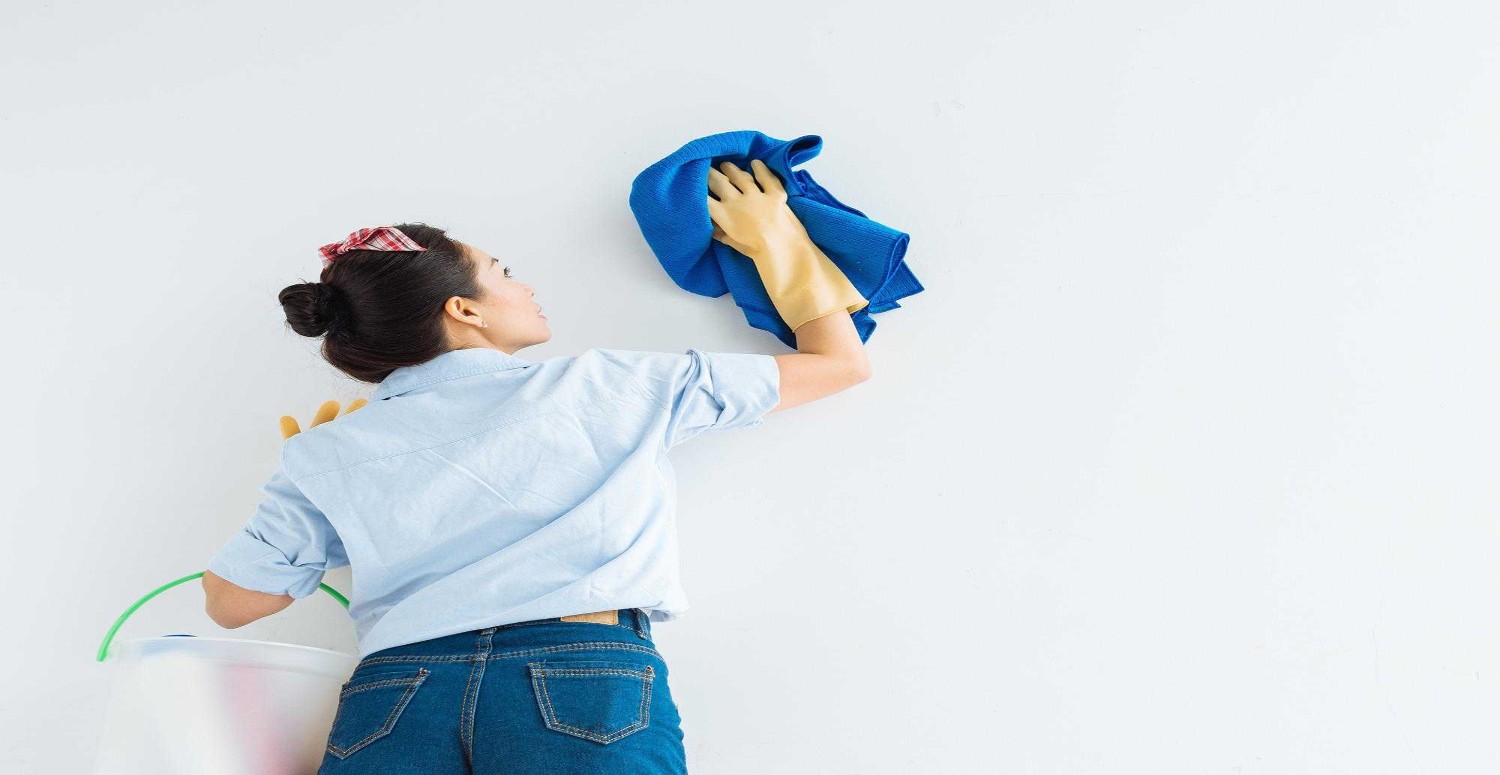 Duvardaki yağ lekelerinden kurtulmanın kolay yolu var! Artık sadece 5 dakikanızı alacak