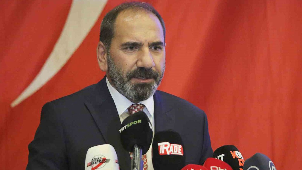 Mecnun Otyakmaz yeniden Sivasspor'un başkanı seçildi