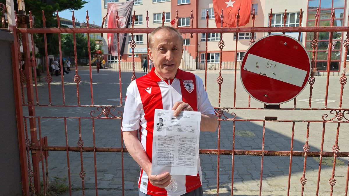 60 yaşındaki Adem Topçuoğlu 42. kez üniversite sınavına girdi: Sınava girmeden rahat edemiyorum