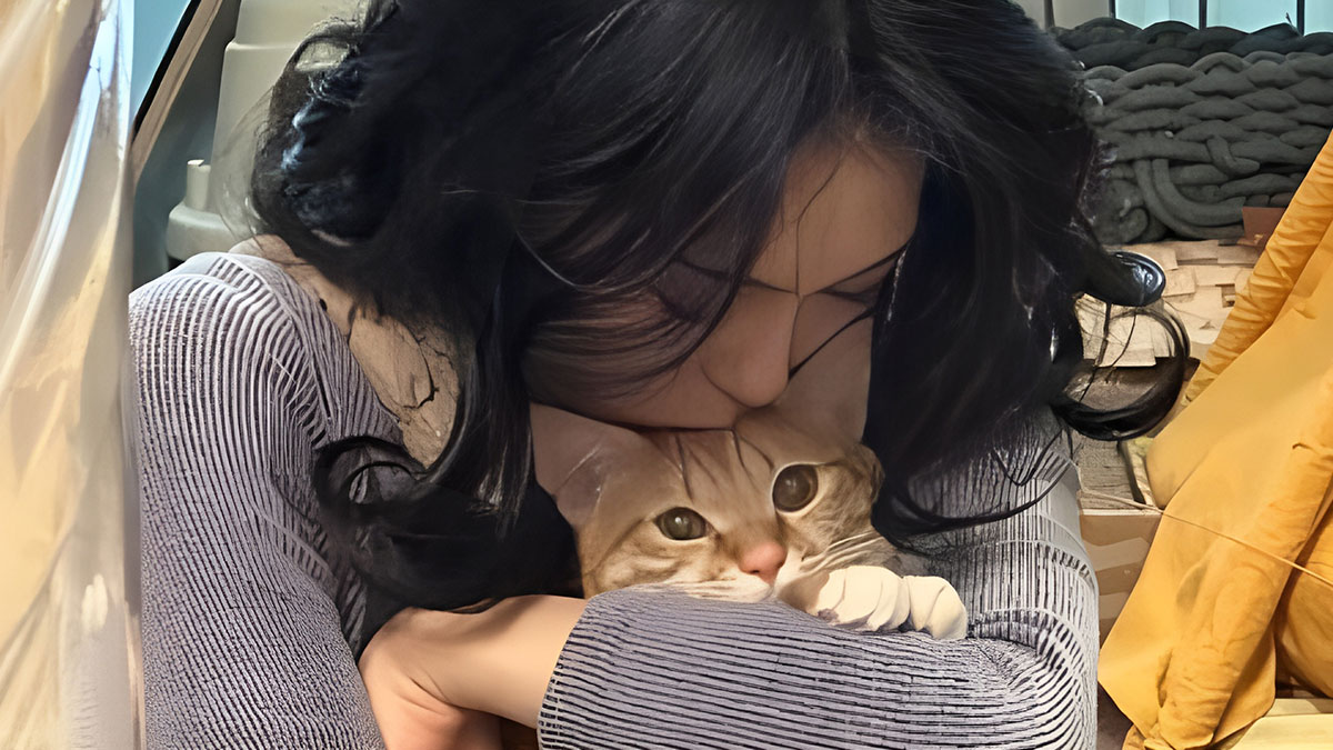 Merdivenlerden düşen ünlü oyuncu feci şekilde can verdi! Şok gelişme sanat camiasını yasa boğdu