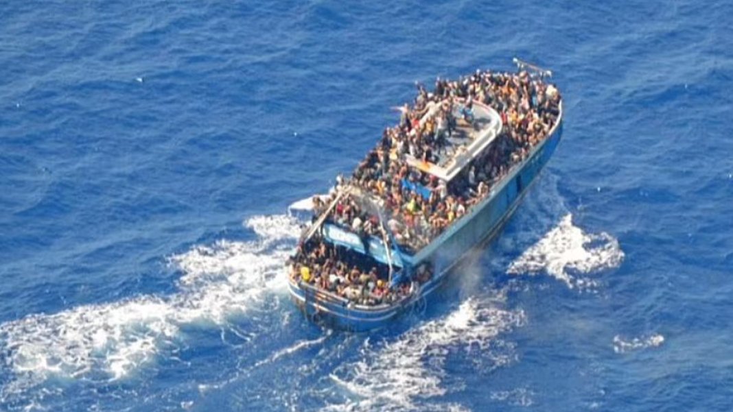 Mora Yarımadası'ndaki tekne faciasıyla ilgili yeni iddia: Batmadan önce yedi saat boyunca hareket etmemiş