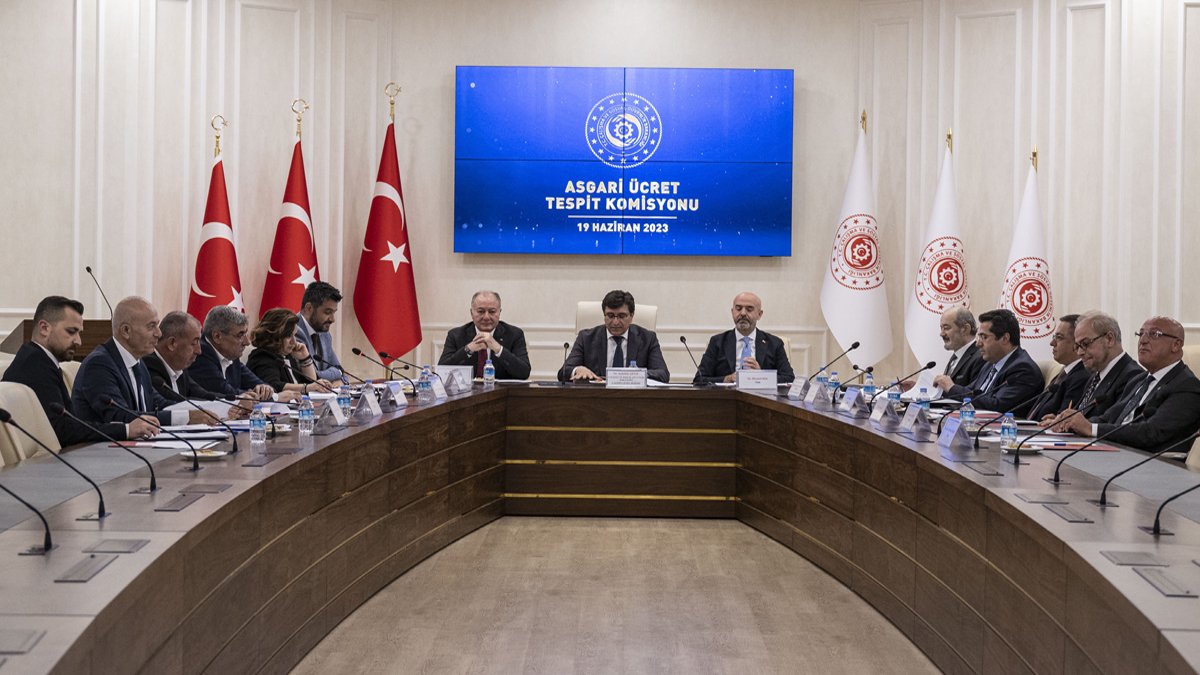 500 dolar formülü rafa kalktı: Asgari ücret TL olarak konuşuluyor