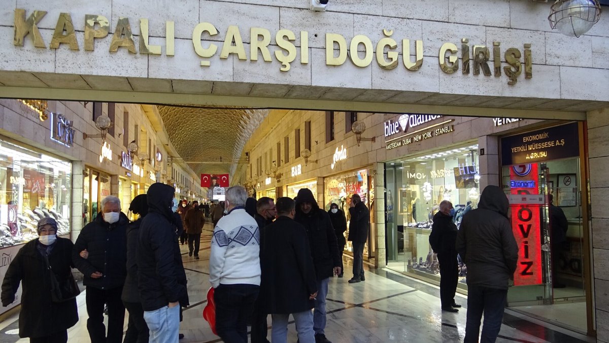 Guardian, Kapalıçarşı'nın nabzını tuttu: Tarihin en kötü sezonunu yaşıyoruz