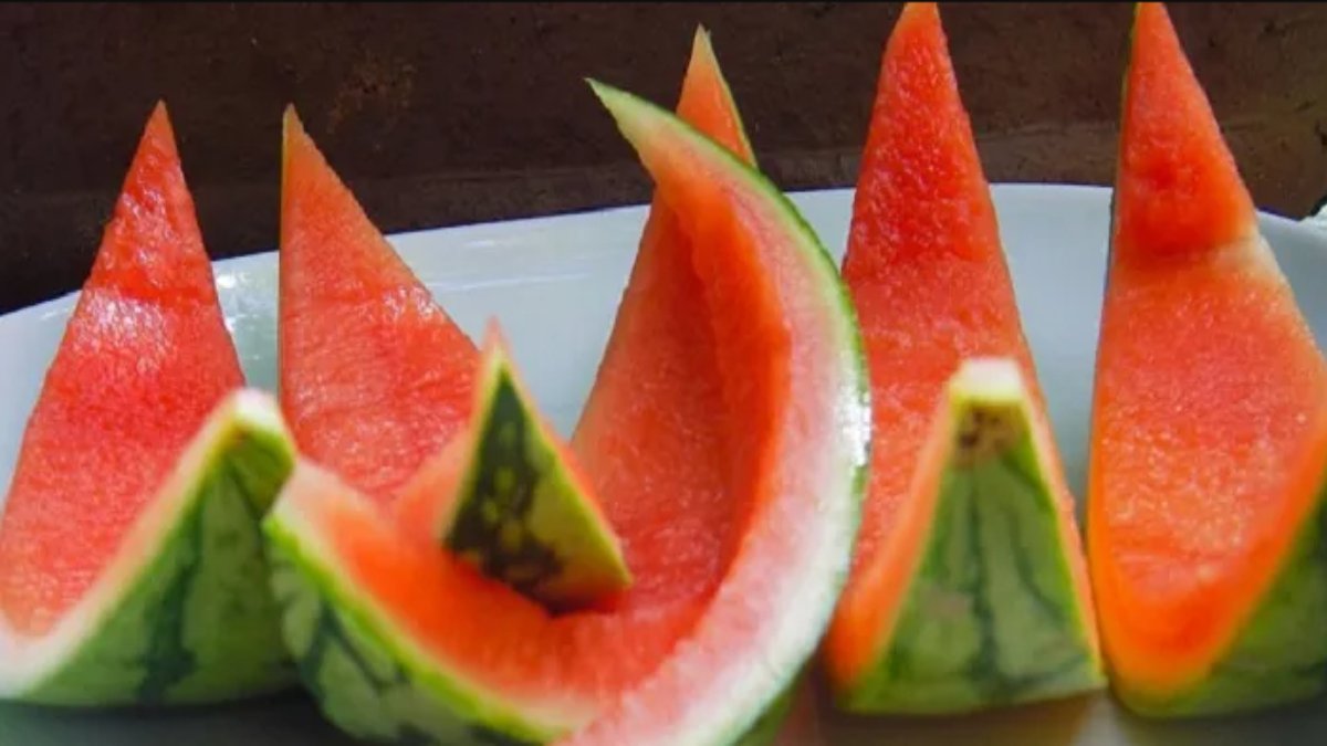 Karpuz kabuklarını sakın çöpe atmayın! Öyle bir faydası ortaya çıktı ki: Şifası kabuğundaymış