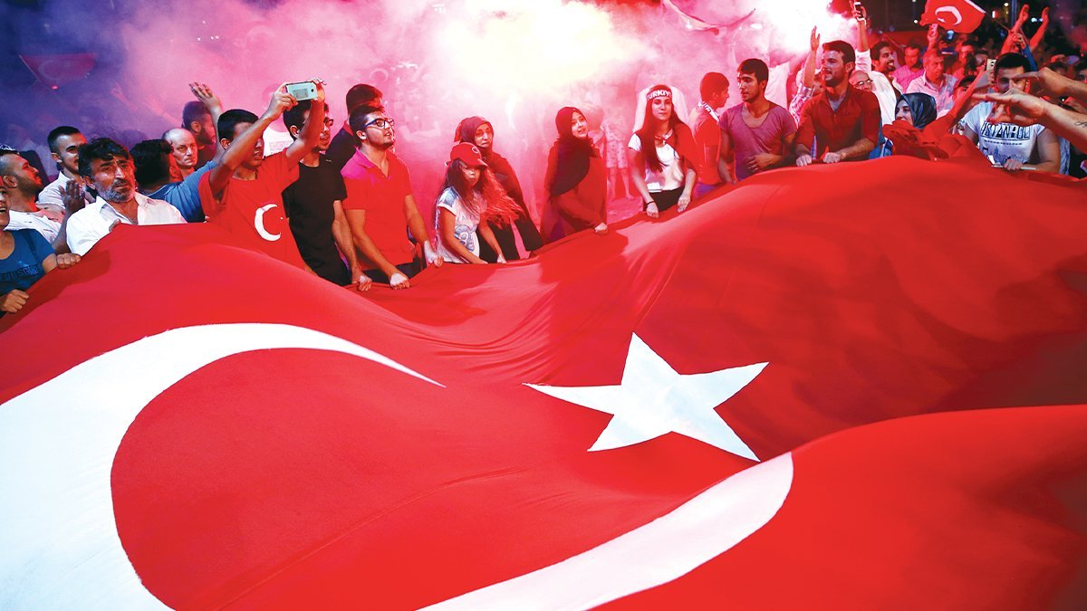Muhafazakârlık-milliyetçilik ve çağdaşçı sekülerlik kapanında Türkiye
