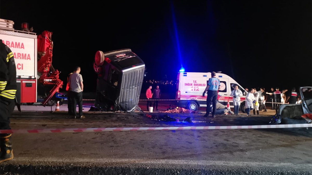 Aşırı hız felaket getirdi: Feci kazada 6 kişi hayatını kaybetti