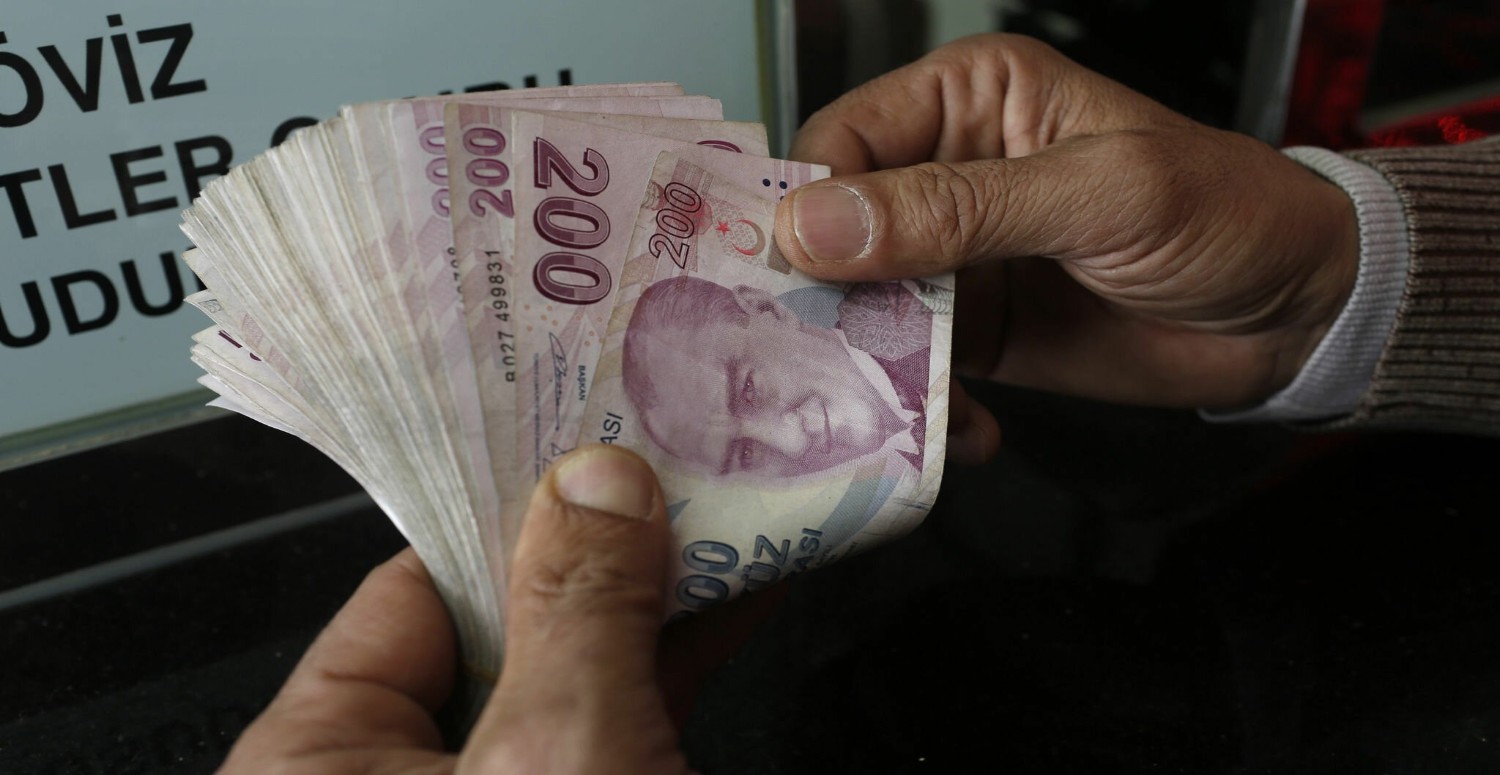 Memurlara dolar şoku! Milyonlarca memur karalar bağladı: Zam gelmeden bu oldu!