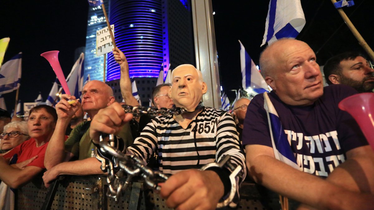 İsrail’de tansiyon yüksek: Netanyahu yargı reformundan, halk protestolardan vazgeçmiyor