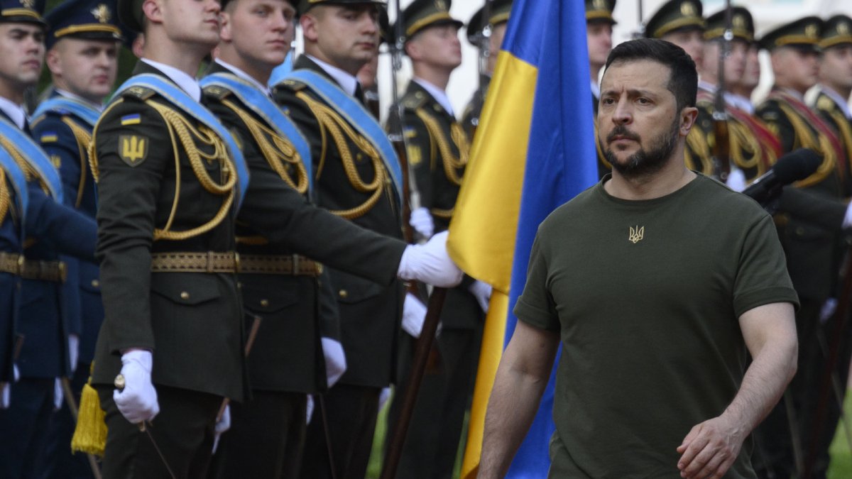 Ukrayna lideri Zelenskiy’den ‘isyan’ açıklaması: Kremlin’deki adam çok korkuyor