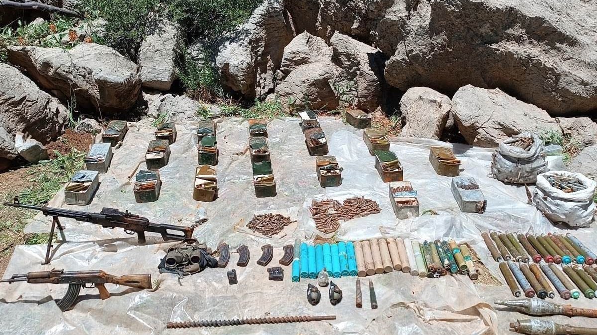 MSB duyurdu: Mağaralarda çok sayıda silah ve mühimmat ele geçirildi