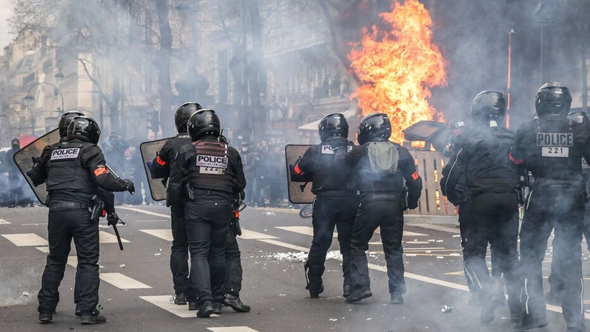 Fransa polis cinayetine karşı ayakta: Çatışmalar sürüyor, yüz elliden fazla gözaltı