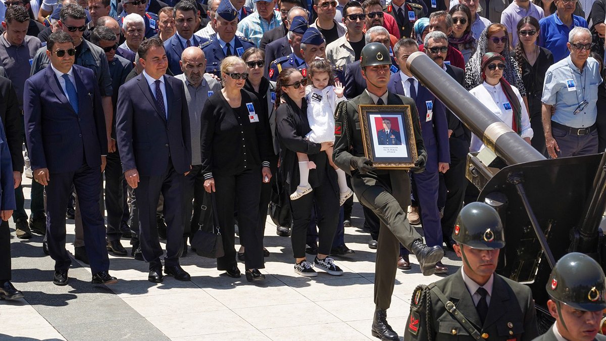 Emekli Korgeneral Mehmet Şanver son yolculuğuna uğurlandı