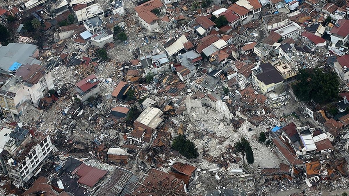 MHP'den 'Deprem Bölgesi İnceleme Heyeti'