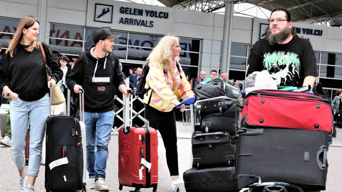 Antalya'ya 5 milyonu aşkın turist geldi: İlk sırada yine Ruslar var
