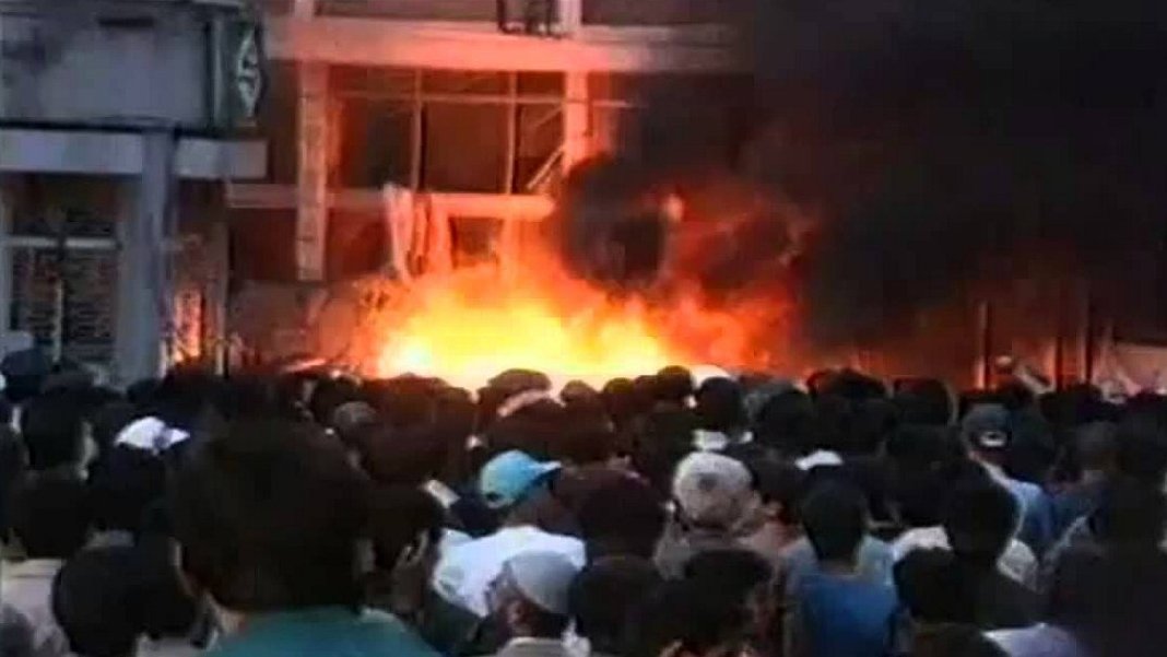 Liderler Madımak Katliamı'nı andı: 30 yıldır sönmeyen bu ateşi unutmadık