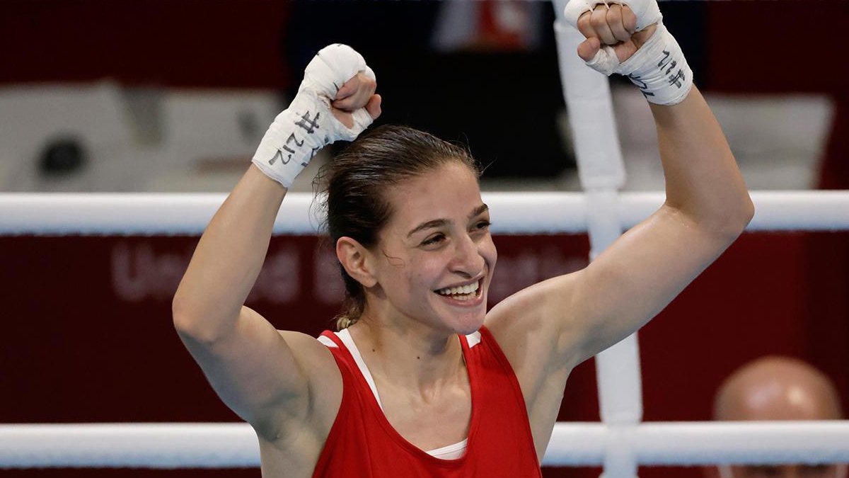 Polonya'da gururlandıran başarı! Buse Naz Çakıroğlu Avrupa Şampiyonu oldu