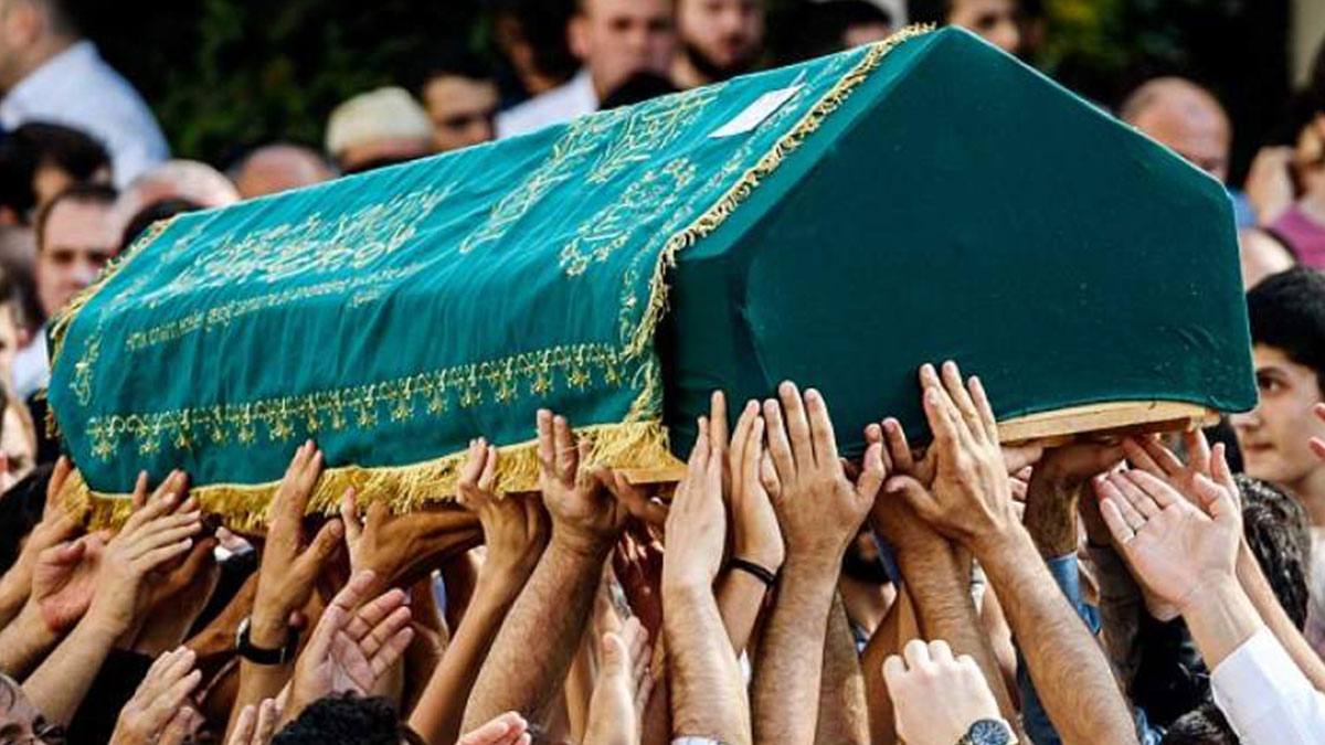 Sinema dünyasının acı kaybı: Ünlü yönetmen yaşamını yitirdi! Sanat camiası ve sevenleri yasta