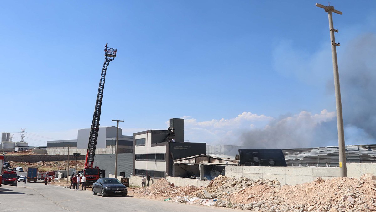 Gaziantep’te fabrika yangını: 10 kişi hastaneye kaldırıldı
