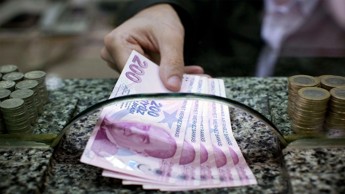 Emekli ve memurlar için beklenen gün geldi! Zam oranı bugün açıklanacak: Enflasyon farkı maaşlara yansıtılacak