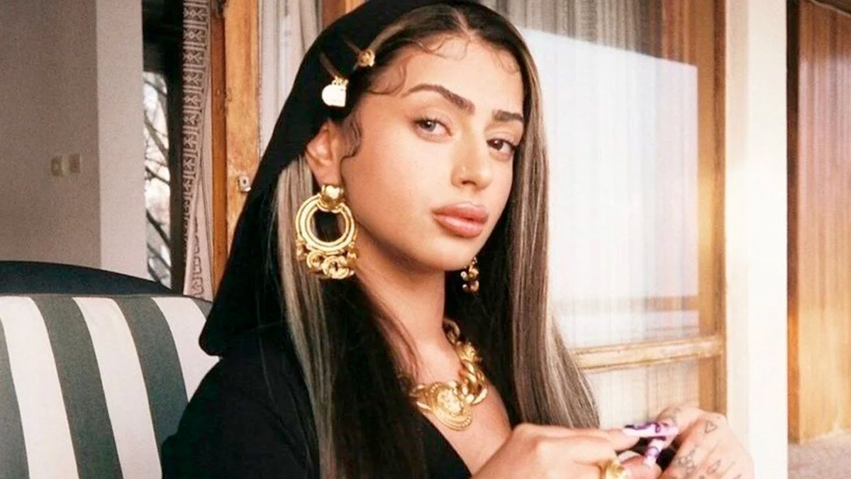 Asya Alizade yine gözaltına alındı