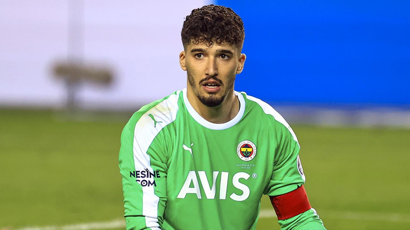 Altay Bayındır sudan ucuza yuvadan uçuyor! Dünya devine imza atacak