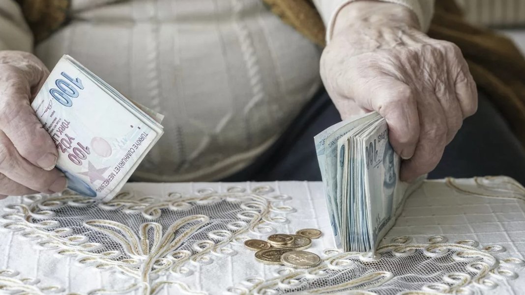 EYT'lilerin ardından bir kötü haber de onlara: En düşük emekli maaşı alana zam yok