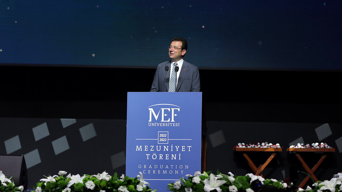 İmamoğlu gençlere seslendi: Yolunuz uzun, her şey çok güzel olacak