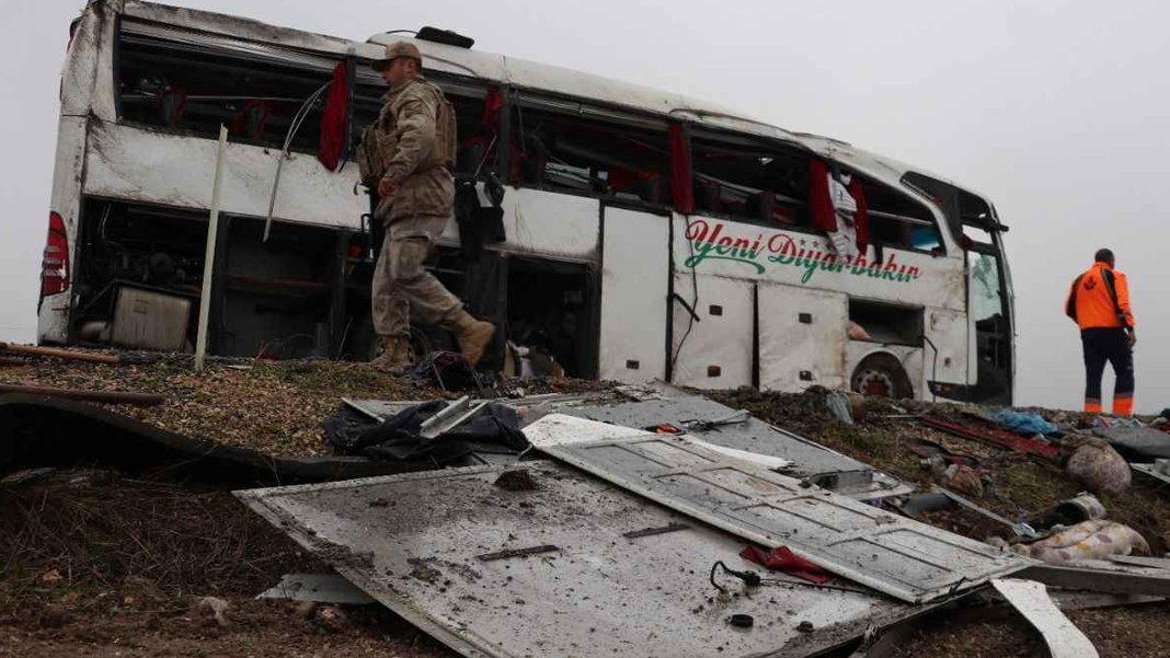 5 kişiyi öldüren kaza göz göre göre gelmiş: Takograf cihazı, aşırı hız cezası, 35 saati aşan yolculuk...