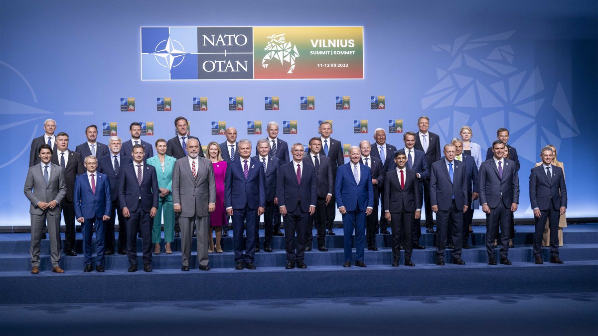 Tarihi NATO Liderler Zirvesi başladı