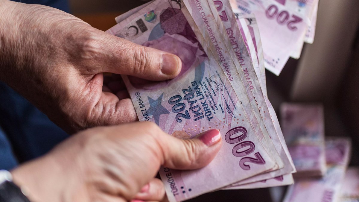 AK Parti'den 'emekliye seyyanen zam' sinyali