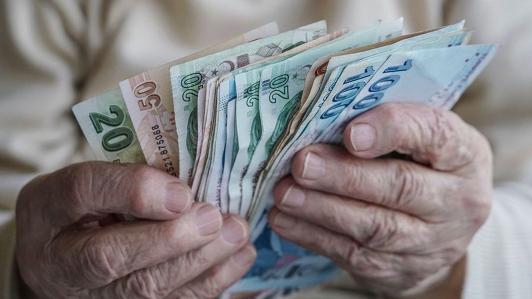 Yeşil Sol Parti'den yüzde 25 zamma eleştiri: Emekli aylıklarının alt sınırı asgari ücrete eşitlensin