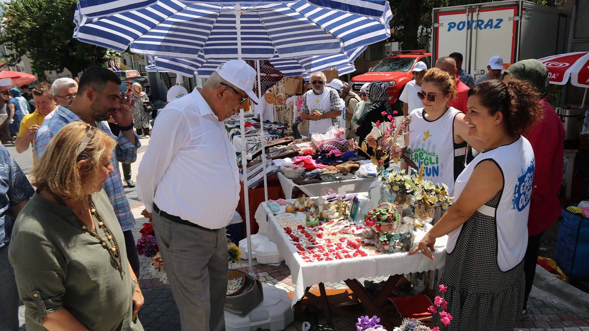 Tarihi Akkuyu Meydanı, deniz kızı heykeli ve el ürünleri pazarı açıldı
