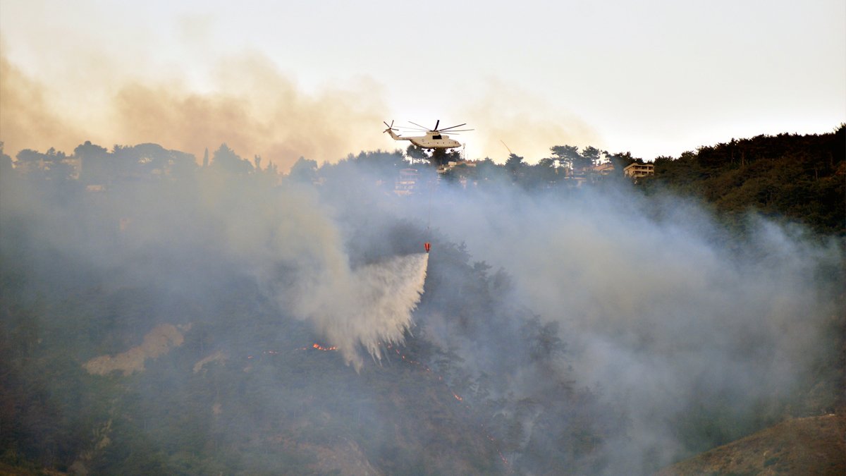 Üç ildeki orman yangınları ikinci gününde: Gün doğumuyla havadan müdahale başladı