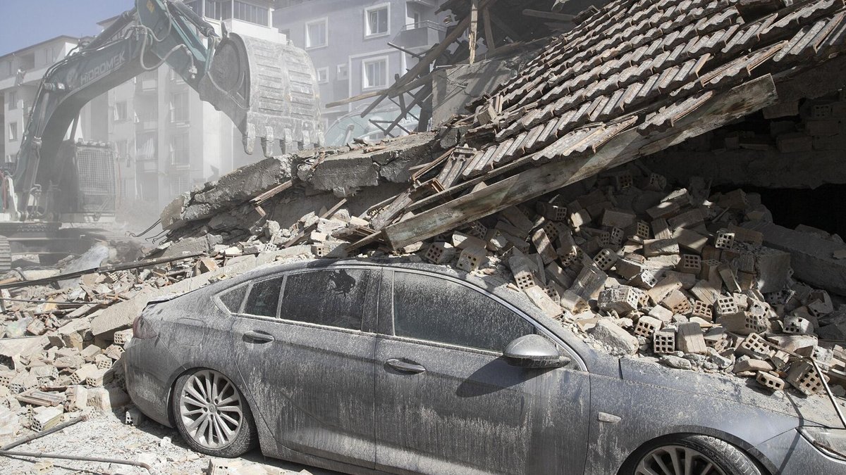 Hatay'daki yıkım rakamlarla bir kez daha gözler önünde: 1 milyon metreküp enkaz...