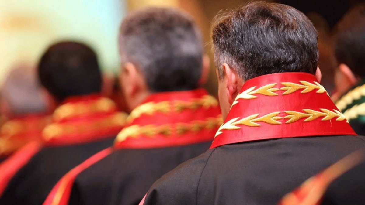 3 bin 423 hakim ve savcının görev yeri değişti