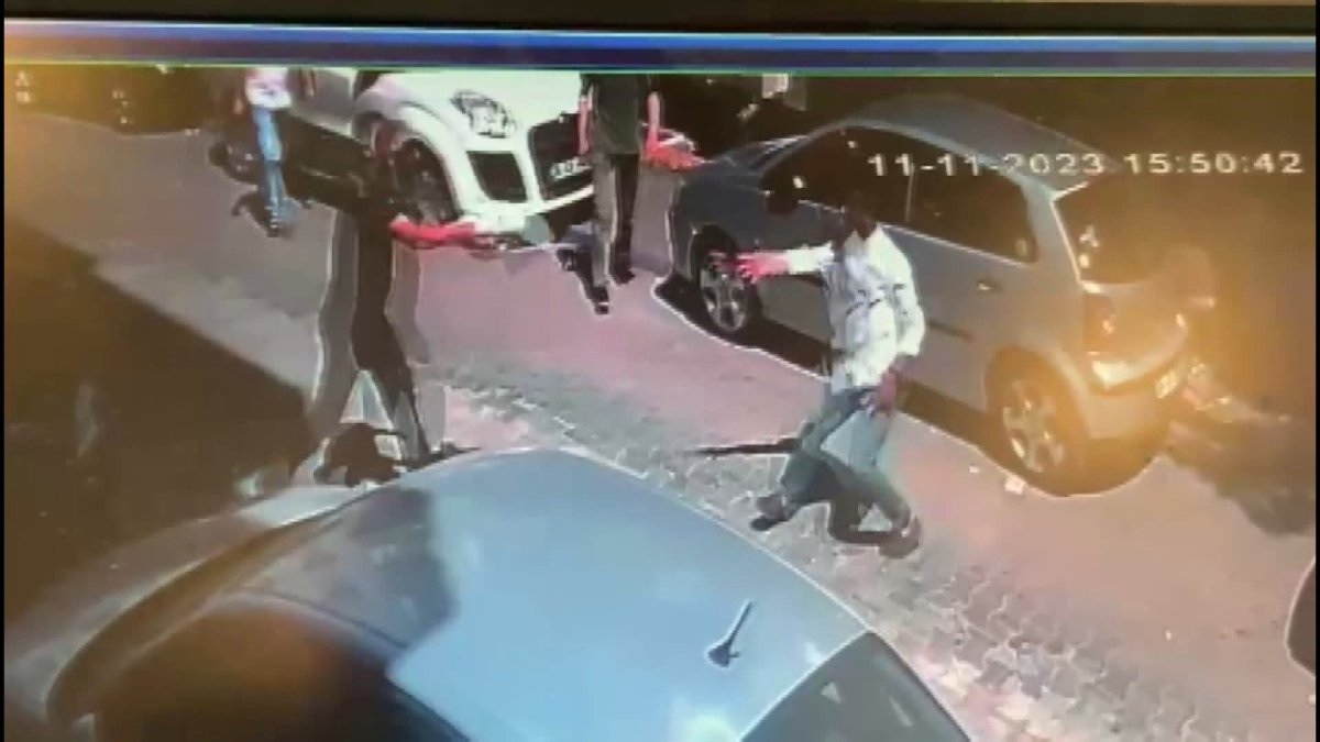 Kan donduran anlara çocukları şahit oldu: 15 yıllık kiracısına kurşun yağdırdı