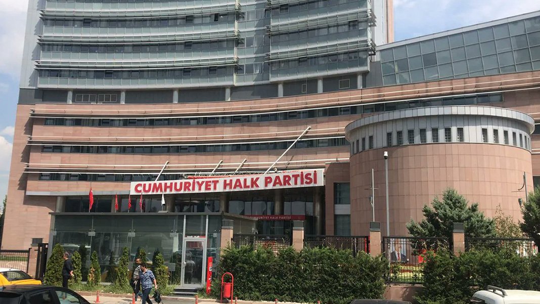 Görüntüleri sızan toplantı sonrası CHP'den ilk açıklama: Ülke yangın yerine dönmüşken ‘zoom’ konuşmayı doğru bulmayız