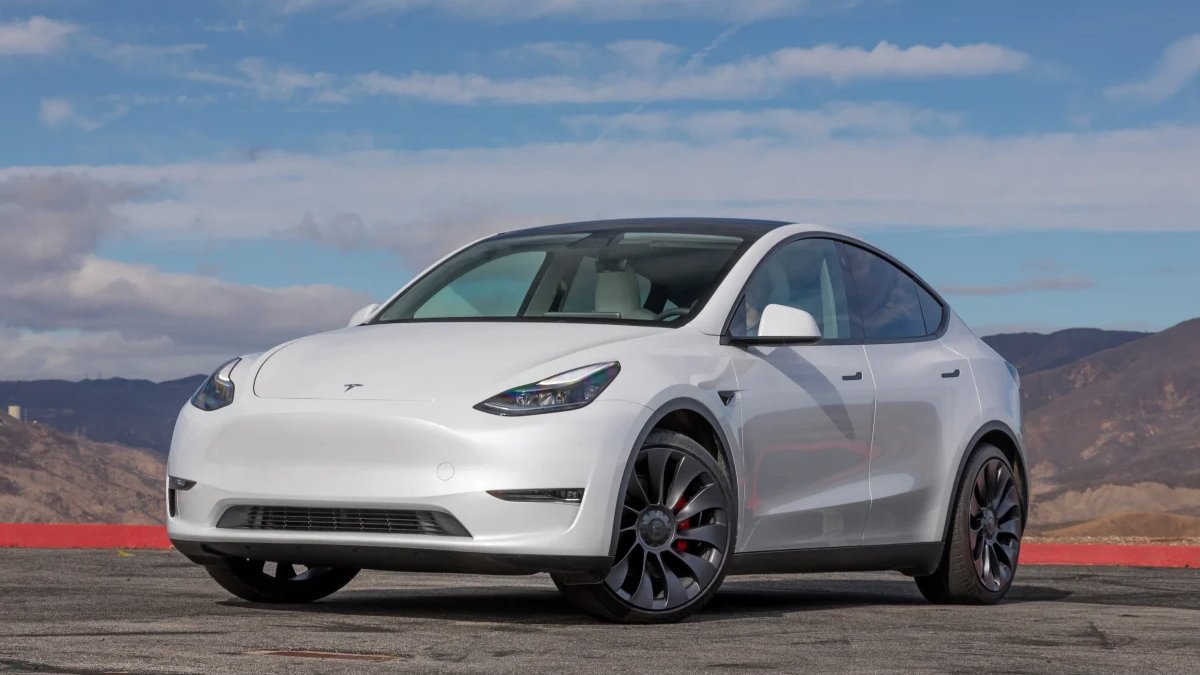 Tesla yine zam yaptı: Yeni fiyatı artık 2.322.468 TL