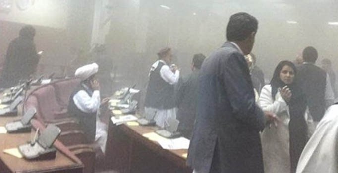 Afganistan'da kahraman 
askere ev hediye edildi