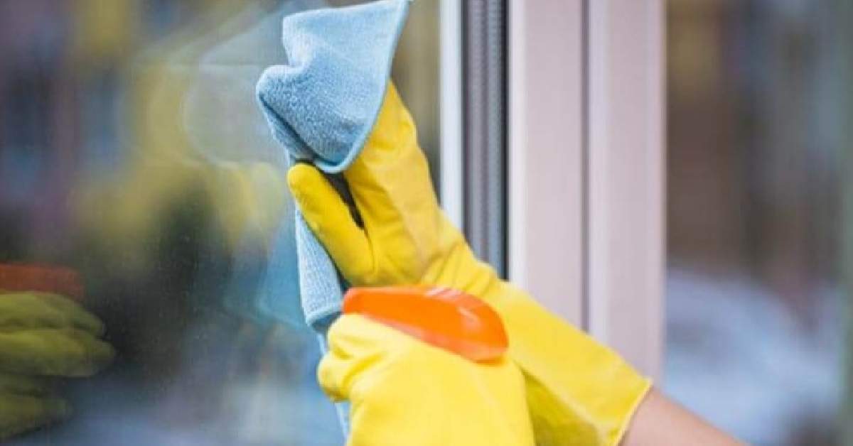 Camlarda tek leke bırakmayan yöntem! 4 adımda parıl parıl olacak